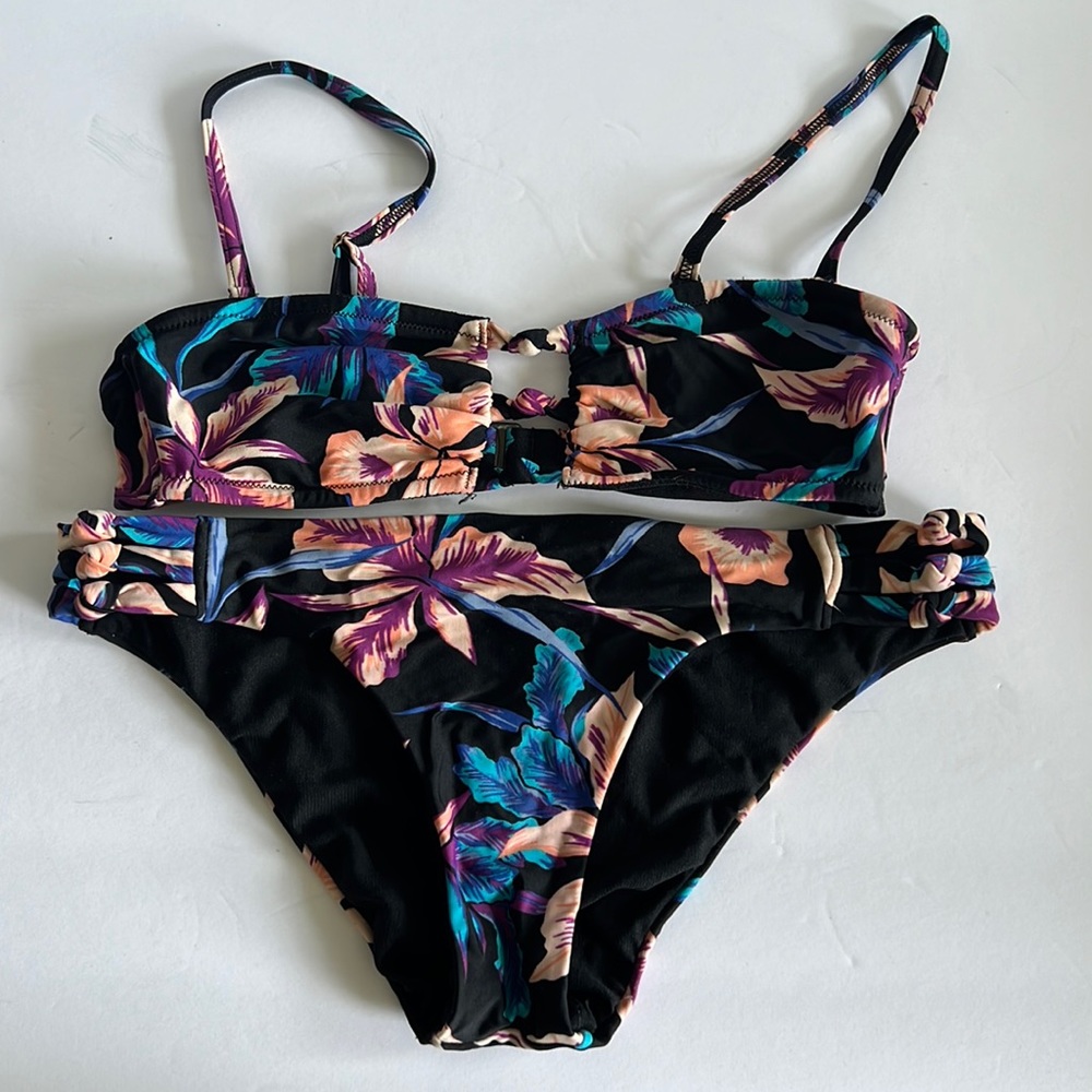 Roxy tropical print bikini